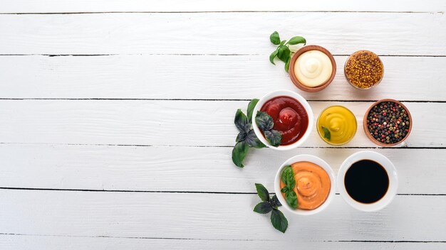 Zestaw przypraw w miseczkach